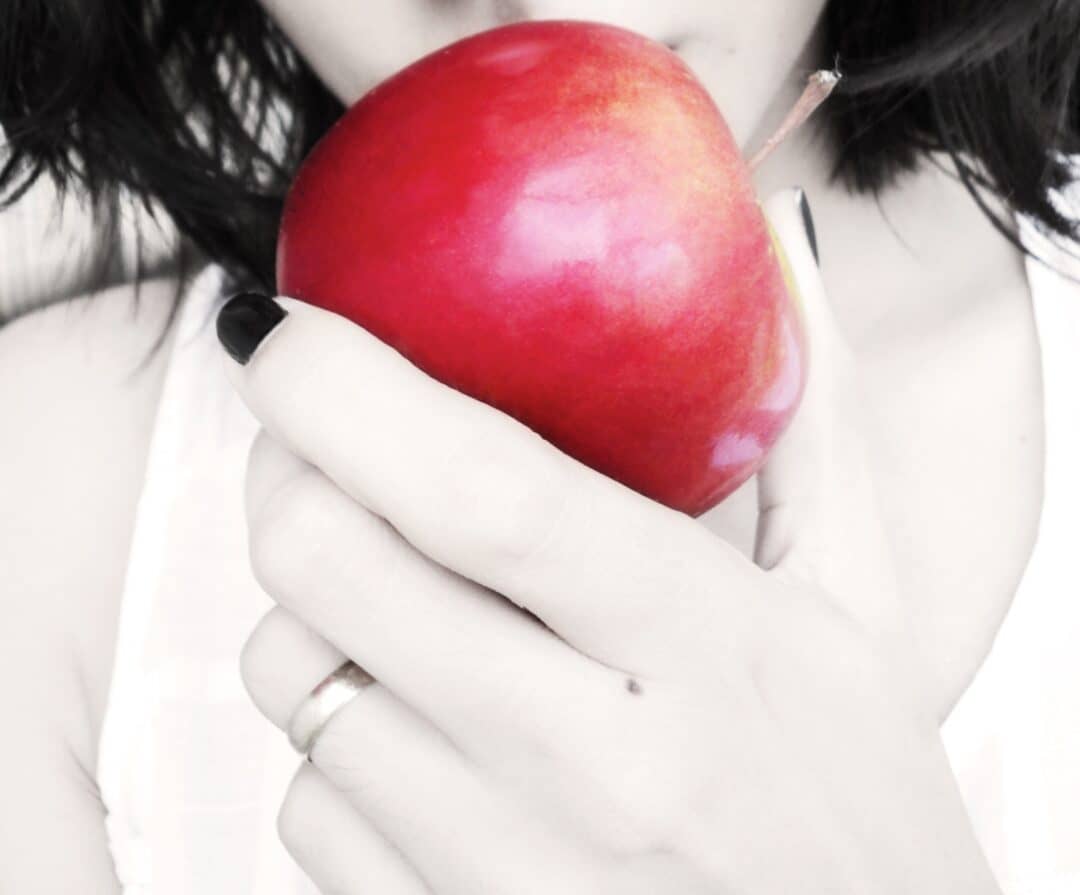 Jedzenie jako zakazany owoc może być przyczyną objadania się